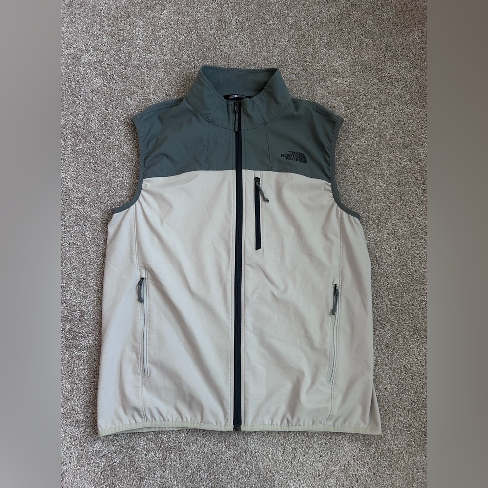 The North Face Men’s Apex Softshell Cream/Green Vest Size Medium Worn Once